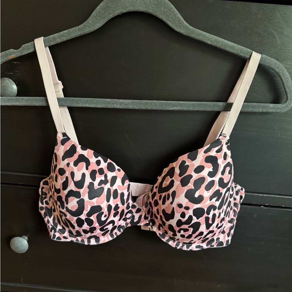 PINK VS Leopard Print Pink Bra